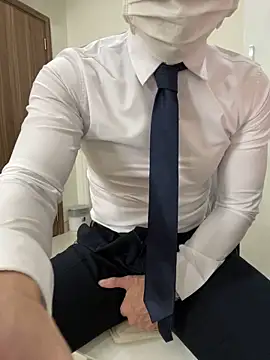 harrylouis1357 online show from December 14, 8:13 am