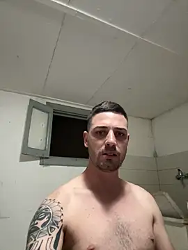 iltoscano95 online show from September 8, 8:19 pm