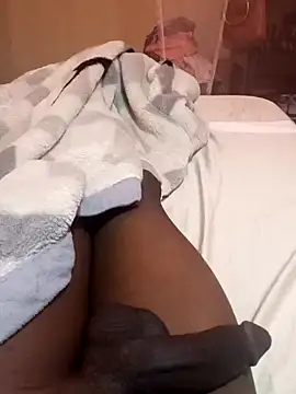 Snapshot of cranes293 chatting on December 29, 6:03 am cranes293 online show from December 29, 6:03 am