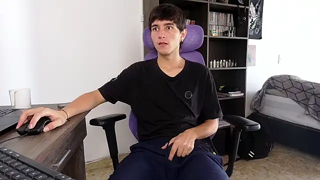 alex connorr online show from October 3, 3:17 pm