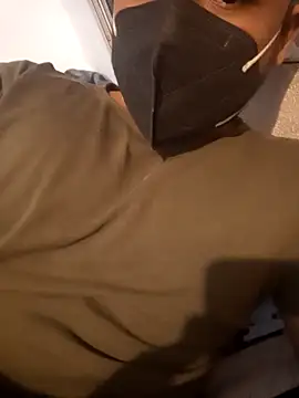 Snapshot of wildboy_simon chatting on December 31, 5:29 pm wildboy simon online show from December 31, 5:29 pm