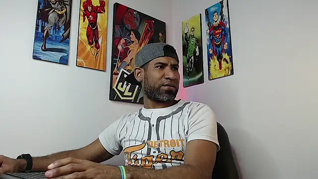 Enriblack92 online show from January 17, 1:26 am