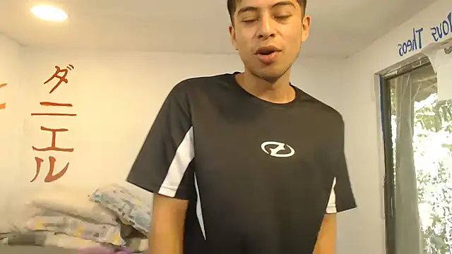 danielitopapuu online show from July 28, 3:21 pm