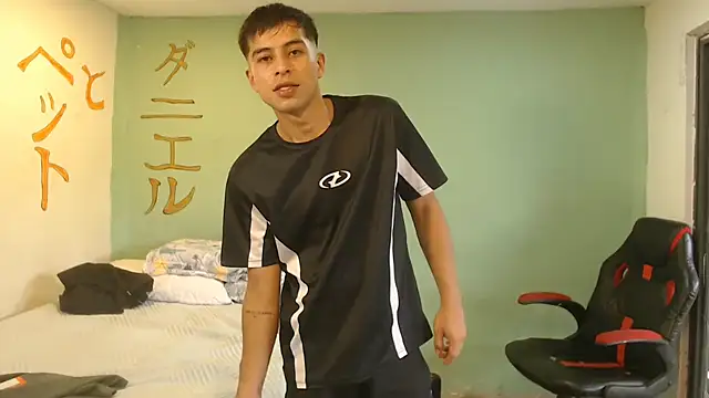 danielitopapuu online show from July 17, 8:04 pm