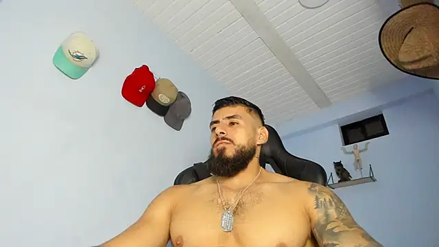 Snapshot of _Poseidon1_ chatting on October 18, 5:34 am  Poseidon1  online show from October 18, 5:34 am
