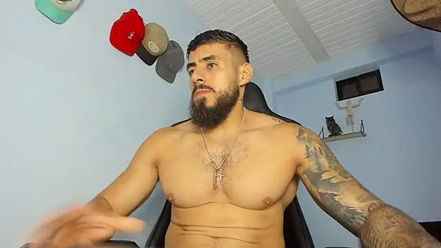 Snapshot of _Poseidon1_ chatting on October 17, 5:33 am  Poseidon1  online show from October 17, 5:33 am