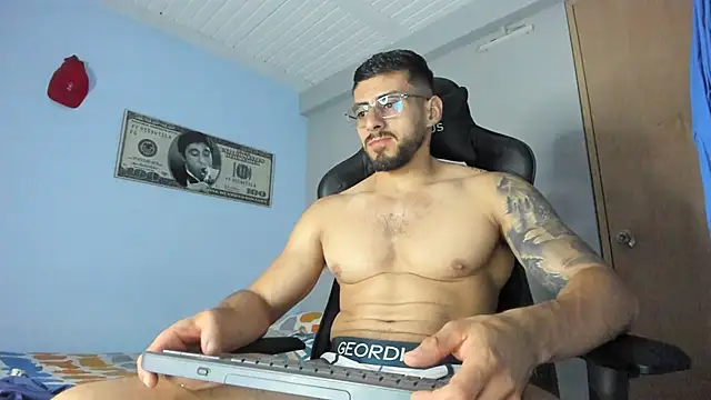 Snapshot of _Poseidon1_ chatting on December 3, 3:18 am  Poseidon1  online show from December 3, 3:18 am