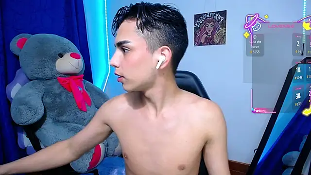 OwenBluee online show from May 31, 5:30 am