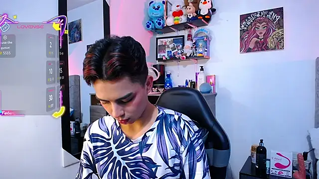 OwenBluee online show from February 3, 6:40 am