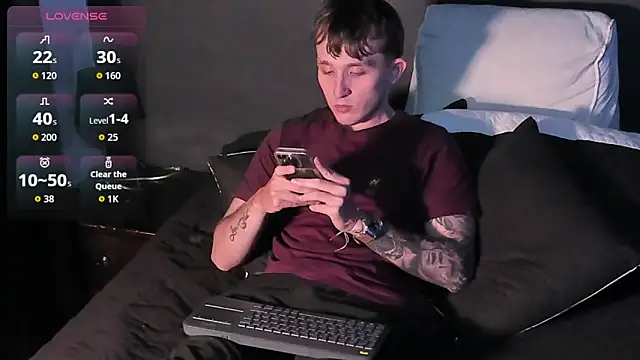 Dylanwhite23  online show from January 6, 12:47 am