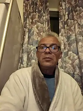 Picolo4111 online show from October 25, 3:52 am