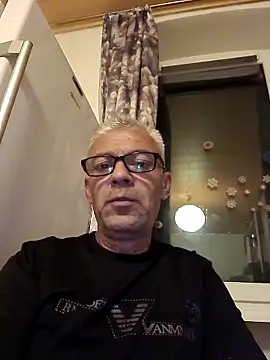 Picolo4111 online show from October 13, 6:58 pm
