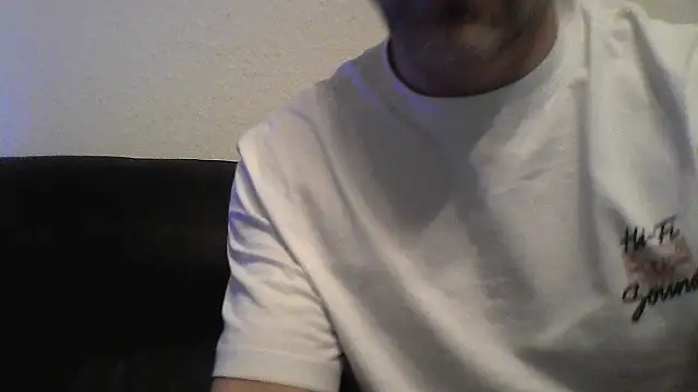 AttractiveSilk5 online show from February 8, 9:30 pm