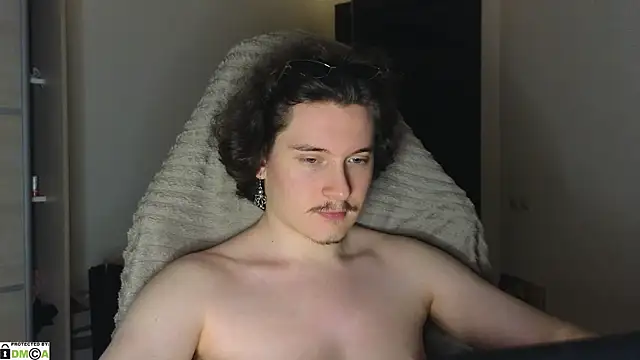 MoreRealAlex online show from September 17, 9:21 am