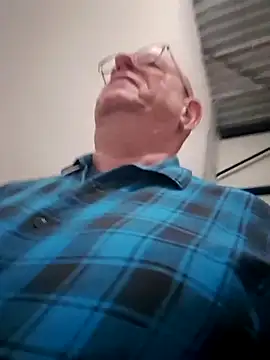 andrejoyfull64 online show from November 19, 12:38 pm