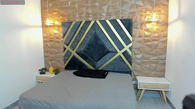 Johan Williams 07 online show from April 4, 1:52 pm