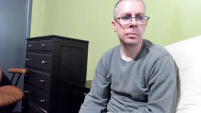 Snapshot of ImportantEquator0 chatting on October 15, 3:41 pm ImportantEquator0 online show from October 15, 3:41 pm