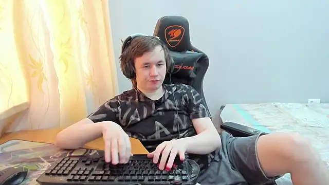 iliaskrislove online show from March 25, 4:16 am