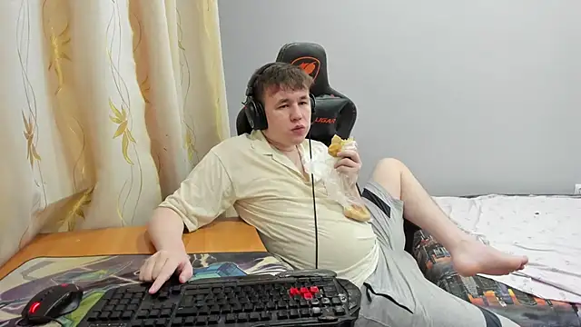 iliaskrislove online show from May 10, 4:41 pm