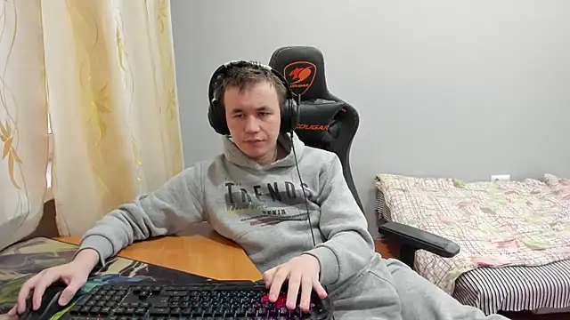 iliaskrislove online show from December 2, 4:59 am