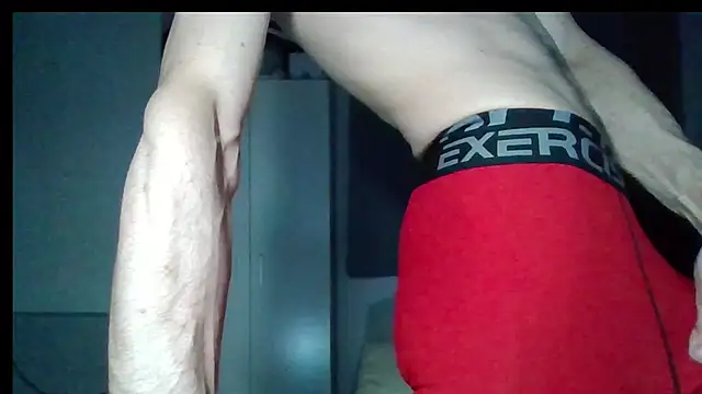 Snapshot of slendt94 chatting on October 14, 7:04 am slendt94 online show from October 14, 7:04 am