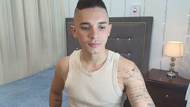 andeerr  online show from March 7, 7:49 pm