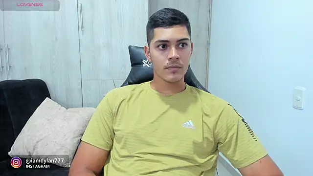 Iamdylan777 online show from February 19, 10:53 pm