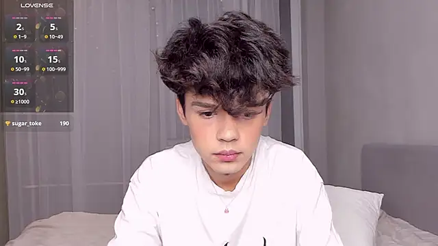 Felix Rey online show from June 28, 11:00 pm