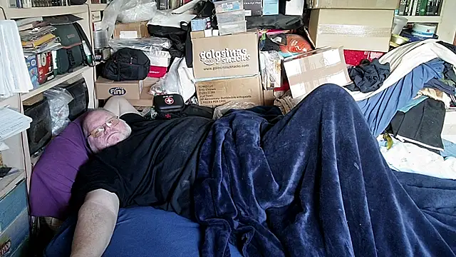 hadeszeuss2 online show from March 6, 3:20 pm