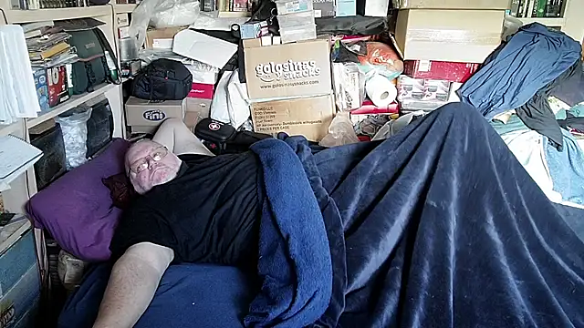 hadeszeuss2 online show from February 24, 3:35 pm