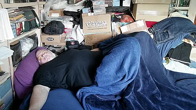 hadeszeuss2 online show from March 8, 2:43 pm