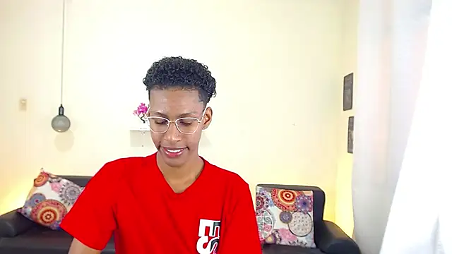 Snapshot of maiki18_ chatting on February 21, 1:55 pm maiki18  online show from February 21, 1:55 pm