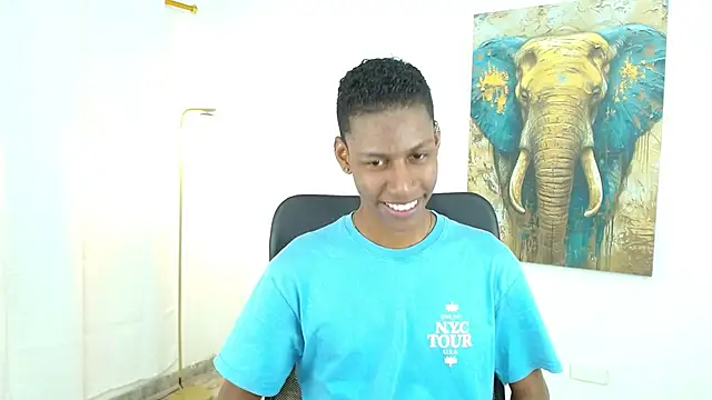 Snapshot of maiki18_ chatting on October 15, 9:00 pm maiki18  online show from October 15, 9:00 pm