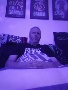 ShyBoy1982 online show from October 18, 9:09 pm