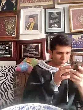 Snapshot of jperezofficial1 chatting on December 12, 3:05 pm jperezofficial1 online show from December 12, 3:05 pm