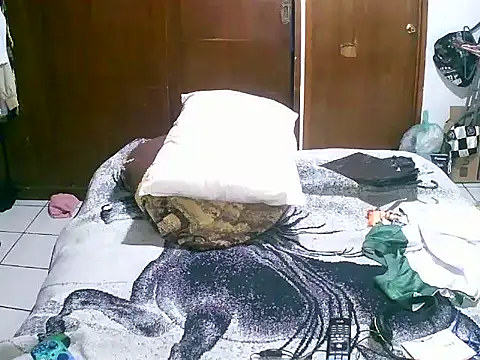 Snapshot of jperezofficial1 chatting on October 9, 5:12 am jperezofficial1 online show from October 9, 5:12 am