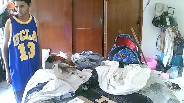 Snapshot of jperezofficial1 chatting on October 6, 3:49 pm jperezofficial1 online show from October 6, 3:49 pm