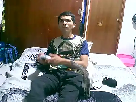 Snapshot of jperezofficial1 chatting on October 3, 6:51 am jperezofficial1 online show from October 3, 6:51 am