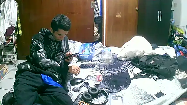 Snapshot of jperezofficial1 chatting on September 25, 8:13 am jperezofficial1 online show from September 25, 8:13 am