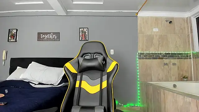 owengray2n online show from January 17, 1:15 am