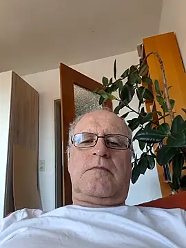Milkasahne64 online show from May 27, 11:29 am