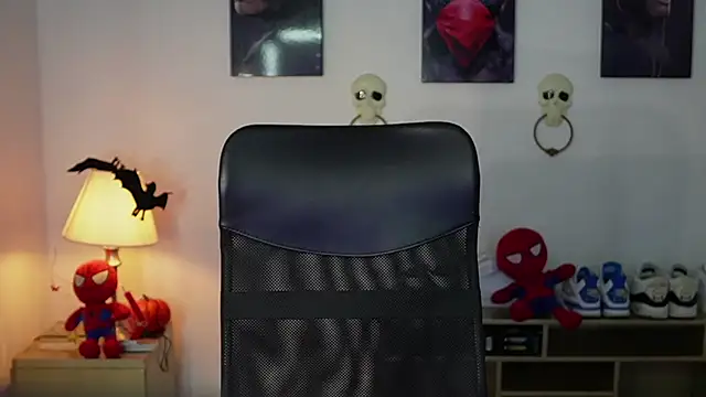 Snapshot of Hazzan_Velez chatting on November 1, 1:31 am Hazzan Velez online show from November 1, 1:31 am