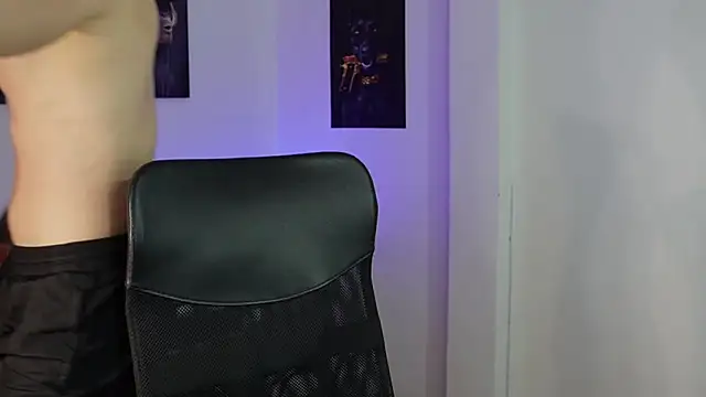 Snapshot of Hazzan_Velez chatting on September 30, 12:28 am Hazzan Velez online show from September 30, 12:28 am