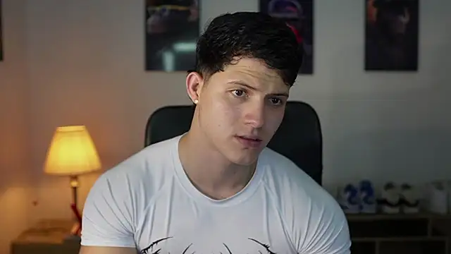 Snapshot of Hazzan_Velez chatting on October 16, 10:40 pm Hazzan Velez online show from October 16, 10:40 pm