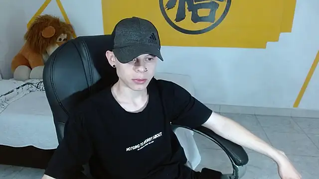 Matthew Boy  online show from January 18, 5:14 am