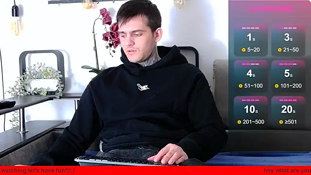 CarterCole online show from March 23, 8:04 am