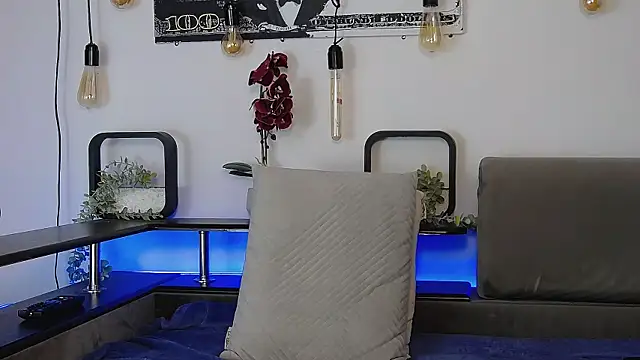 CarterCole online show from March 13, 1:40 pm