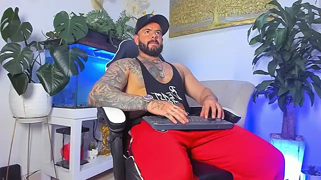 Johnnygrayson1 online show from February 24, 12:34 am