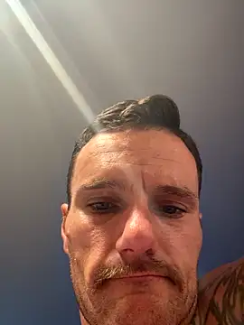 UnCuTupTheBuTT online show from September 17, 2:29 pm