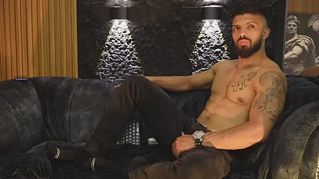 DannSaenz online show from October 26, 3:58 pm